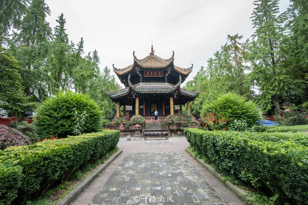 成都青羊宫，既是道教宫观，也是古典园林，唐代皇帝曾在此避难
