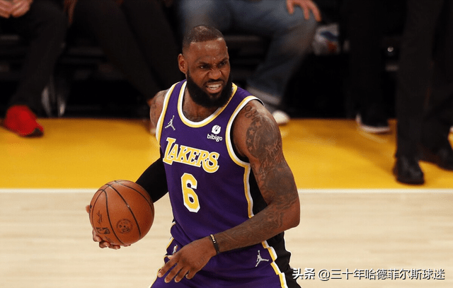 nba为什么三秒违例(NBA常规赛：湖人逆转爵士止3连败的原因，小说都不敢这么写)