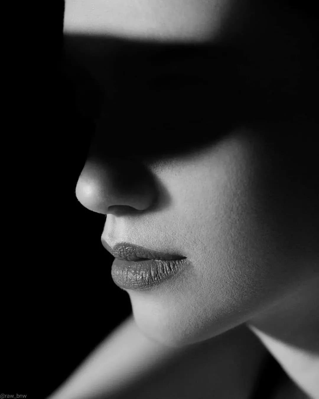 黑白很丧很绝望的图片(忧郁的黑白,伤感的诗篇)