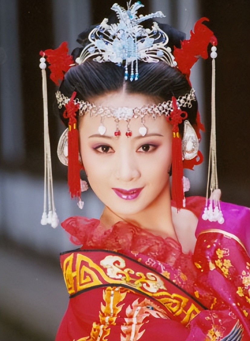 中国美女明星古装图片高清(简直演活了古装“第一美人”，这8位女星堪称绝色，美到骨子里了)