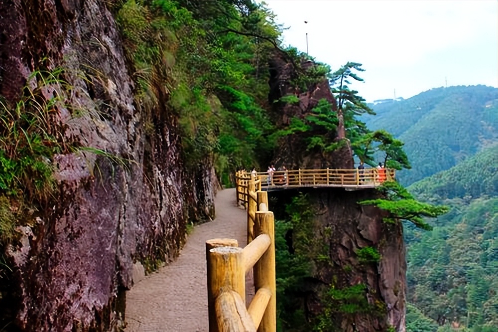 江西一景区走红，景色犹如仙境一般，距市区只有15公里