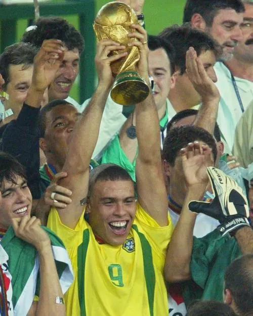 02世界杯中国巴西土耳其（世界杯的冠军01：2002年的巴西队）