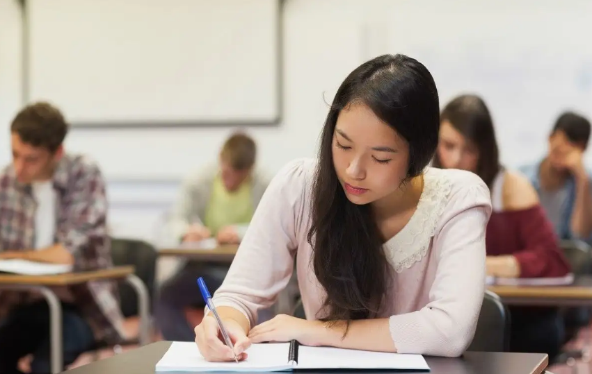 部分证书已经被“取消”，考到手几乎没有用处，大学生别浪费时间