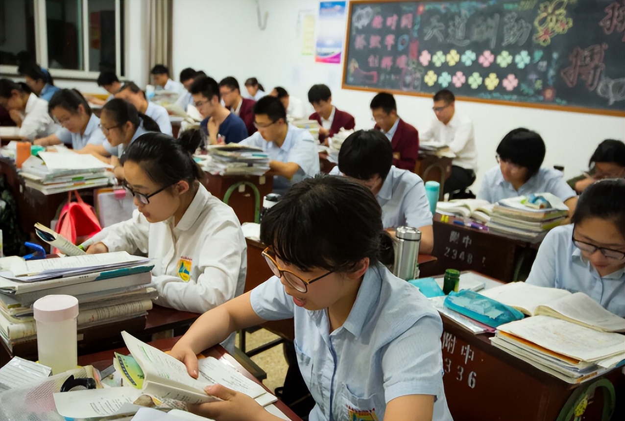 大学毕业后才知道，文科生和理科生哪个更吃香？还好没选错