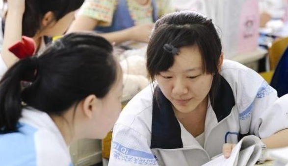 “双减”政策实施后，公立与私立学校差距显现，有家长表示后悔