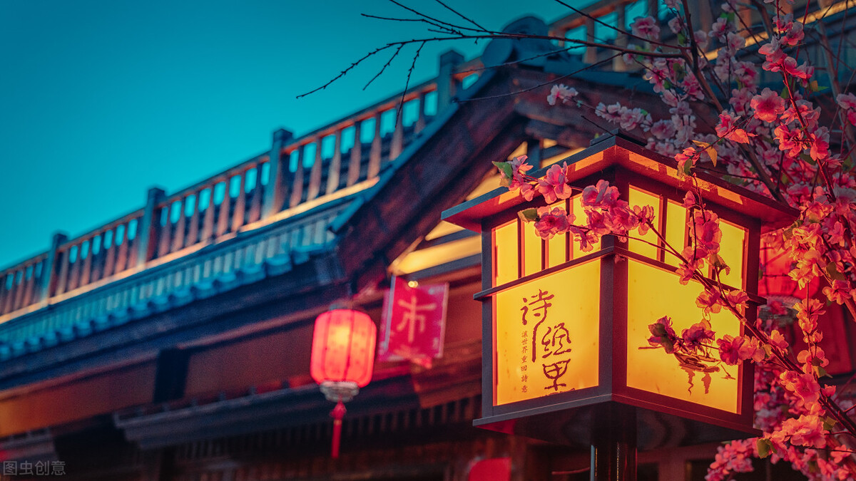 何谓“风雅颂”？分别有何特点？