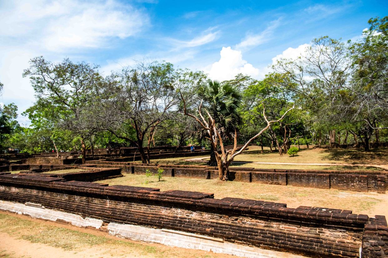 一处超脱于佛教和皇家礼仪的古城,有着精美绝伦的壁画和石雕艺术