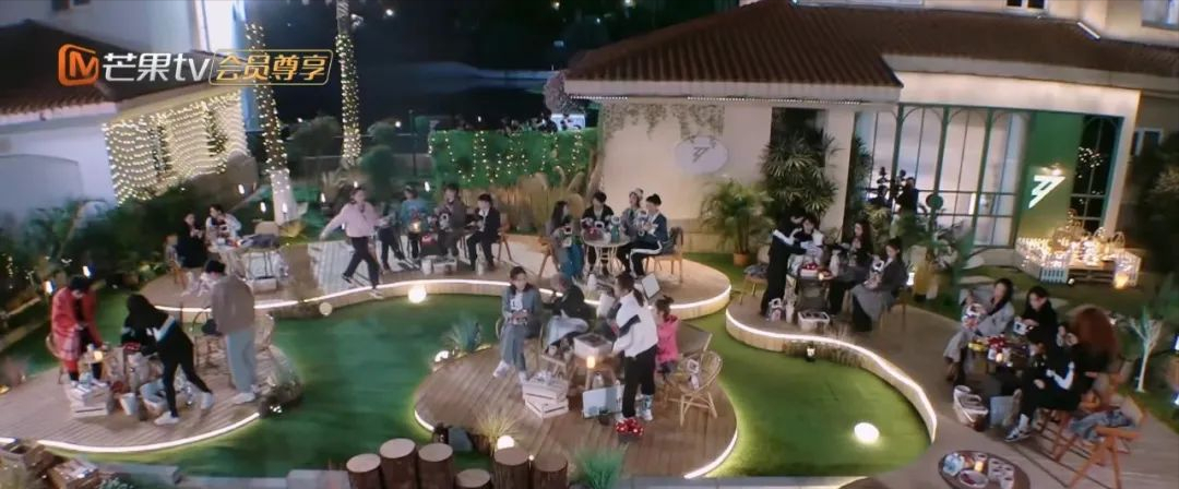 赵樱子，你是我的尬神。。​。​