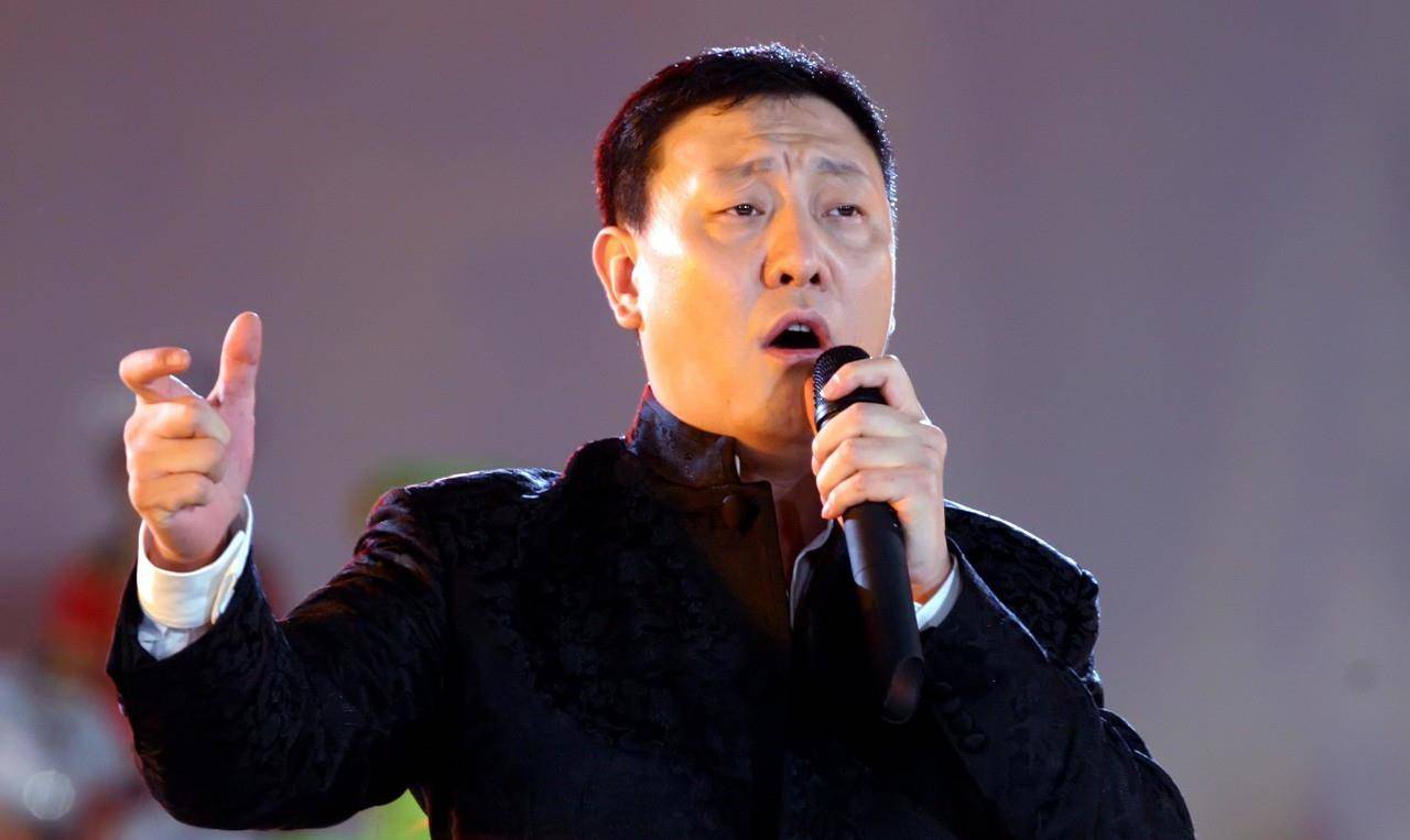 歌王韩磊:两次爆红,音乐路上不停歇,娶妻王燕,十几年恩爱如初