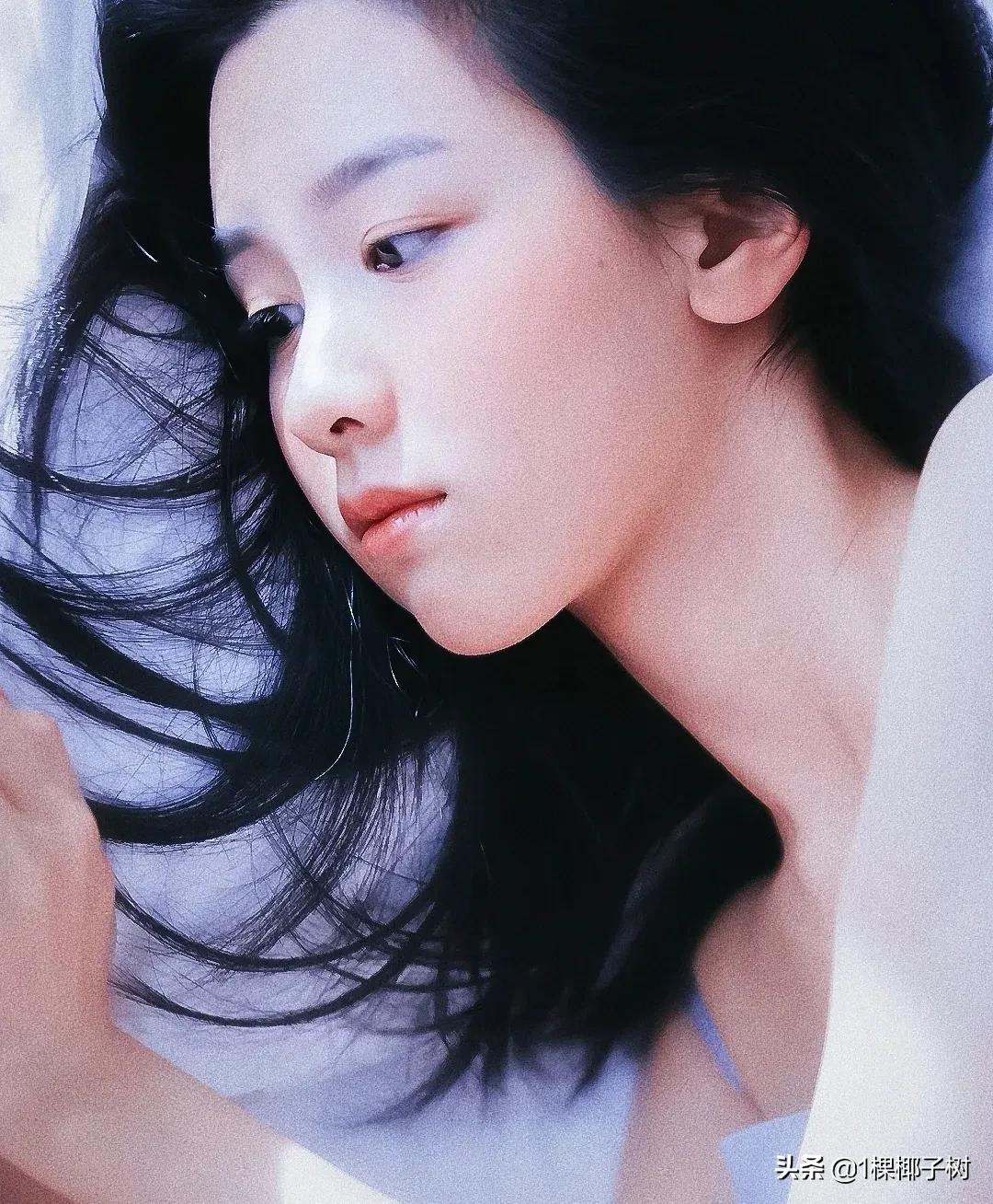 陈都灵就真的好小白花，乖巧小白兔