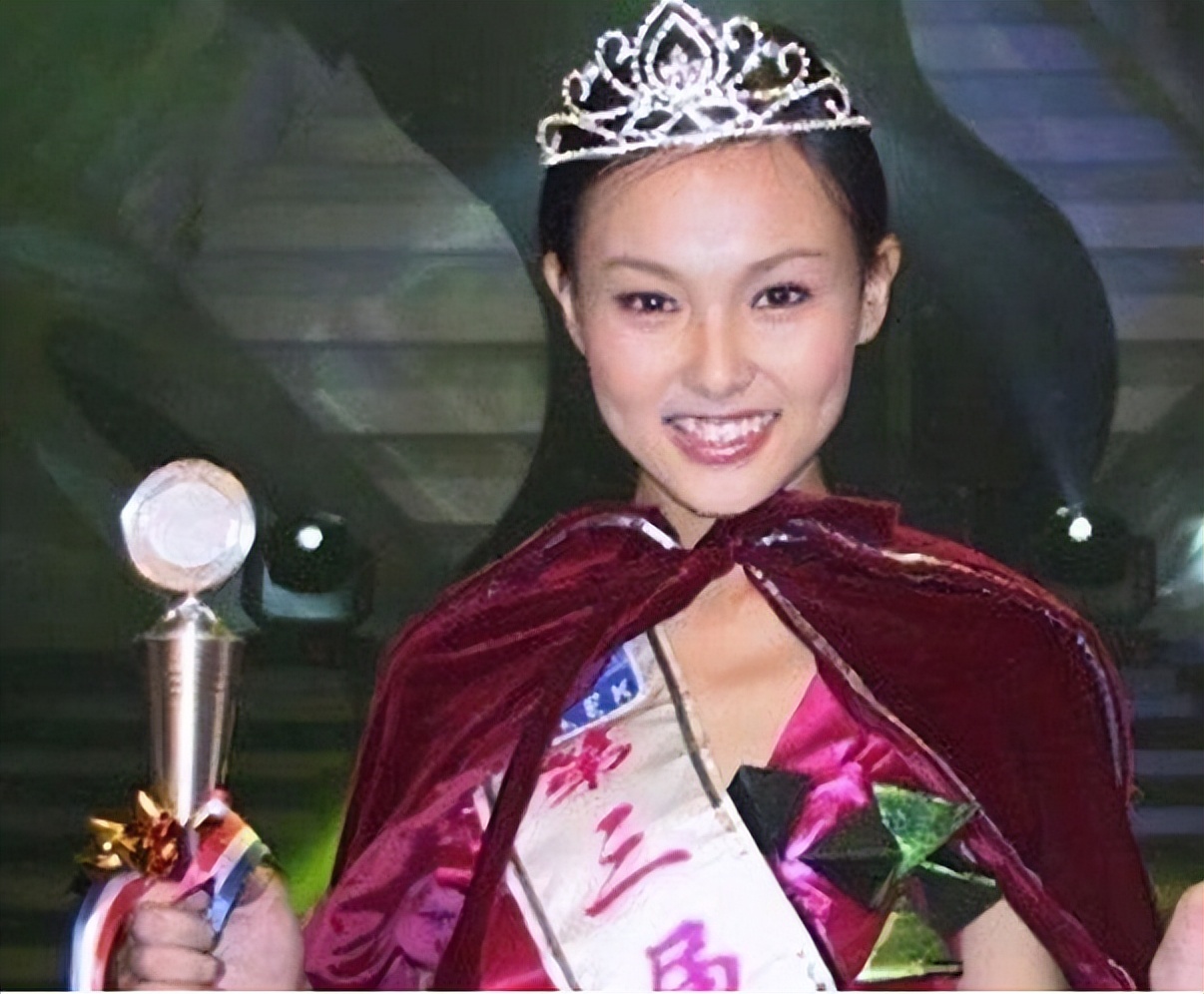 女星们的十几岁，还真是超好看耶！看完后再想想自己的18岁？