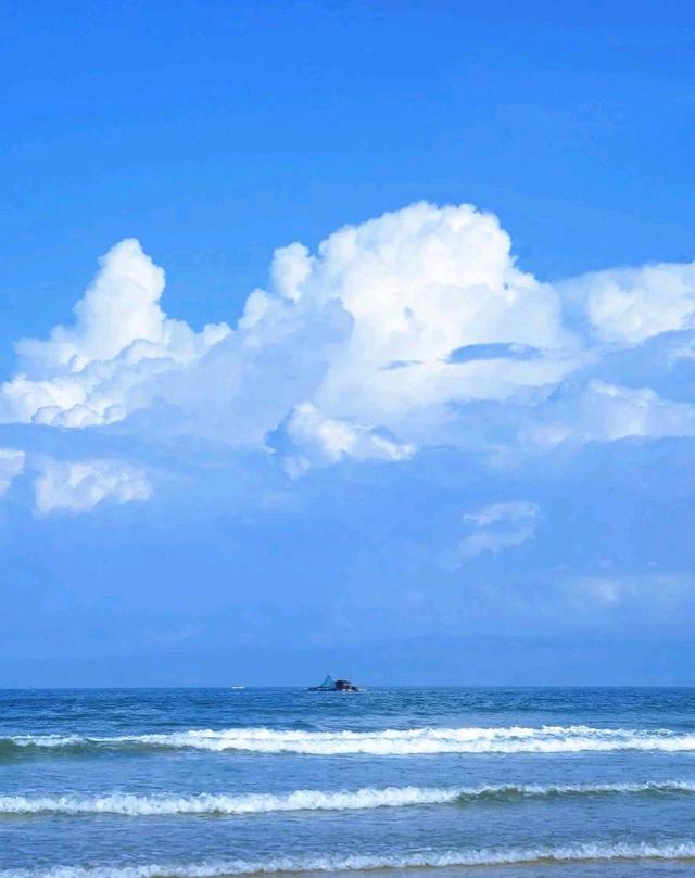 白云悠悠,自古就是诗人笔下常有的意向,今天就给大家分享首白云诗词