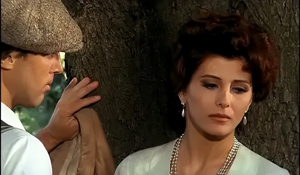 《查泰莱夫人的情人》:尺度大到被封禁,背后的人性却成了经典?