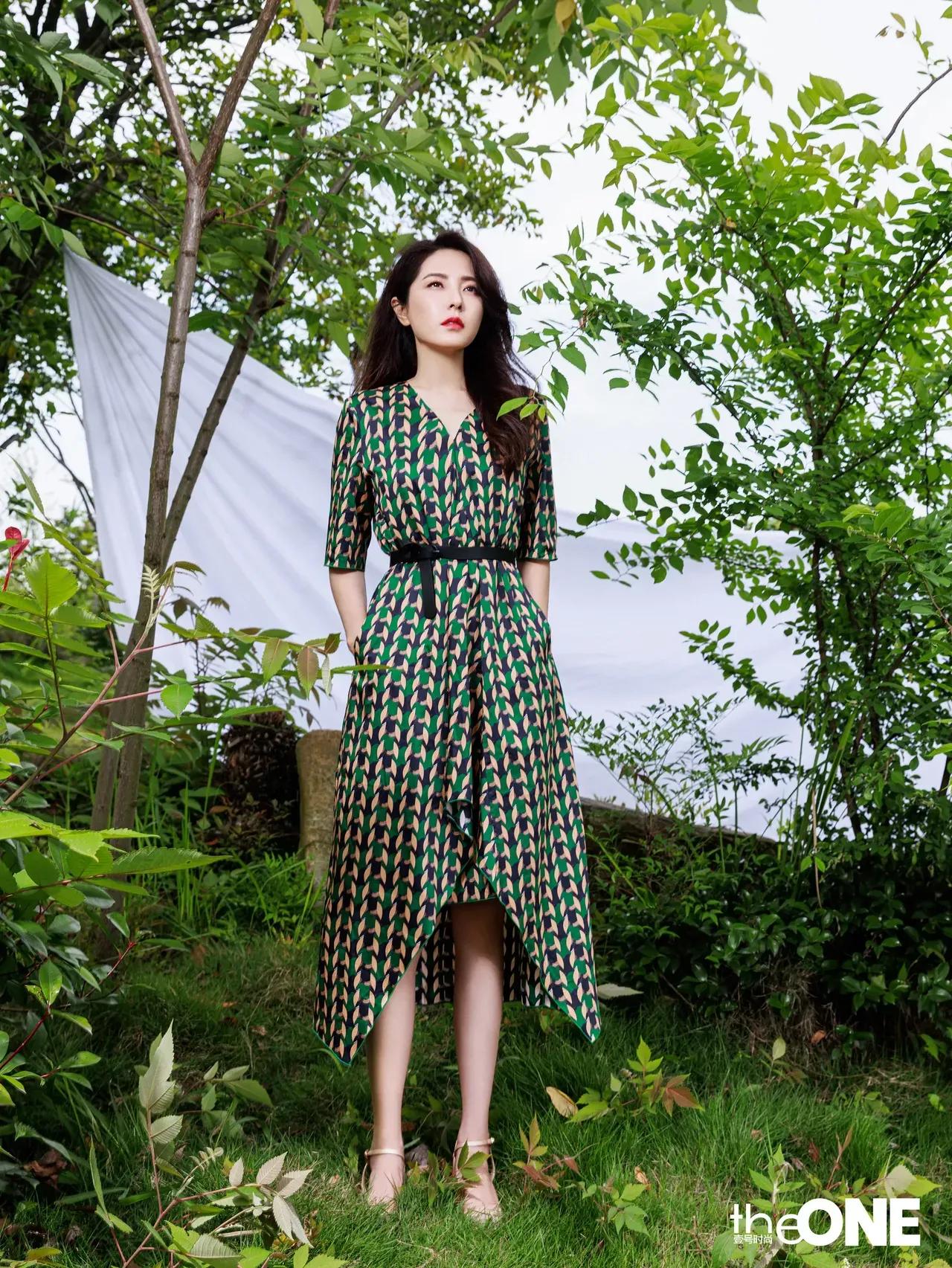 张天爱、杨幂杂志大片，清纯唯美，炫彩多姿