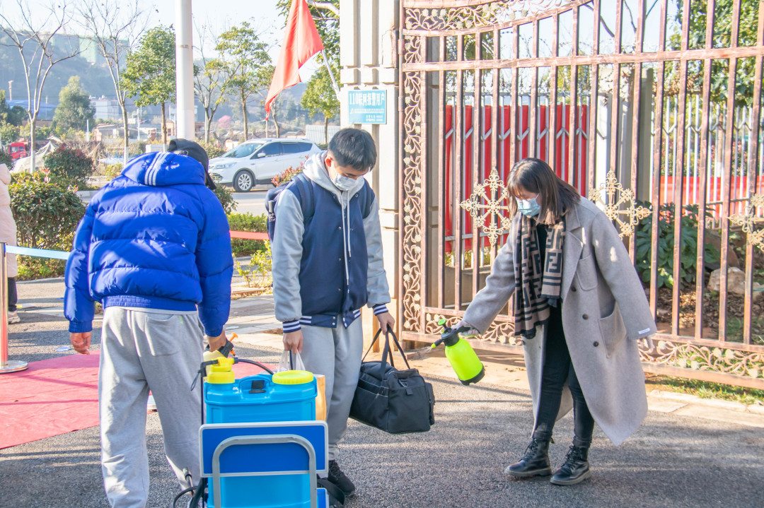 云南長水外國語中學(xué)各年級分批次返校復(fù)學(xué)(圖9)