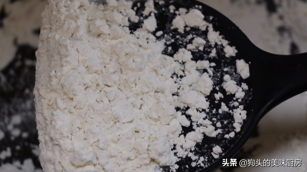 冬天吃梨有好处，教你一个做法，Q弹爽滑，润肺生津，做给孩子吃