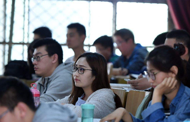 “用钱堆出来”的民办本科，一直饱受诟病，却为何一直不被取缔？