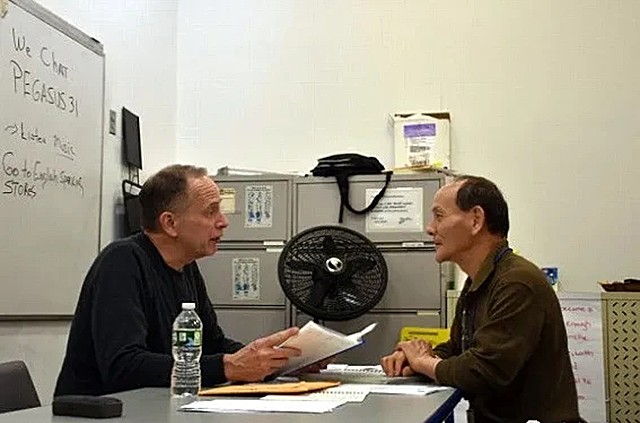 上海知青赴日本打黑工，只为供女儿留学，在纽约疫情中他写下遗嘱