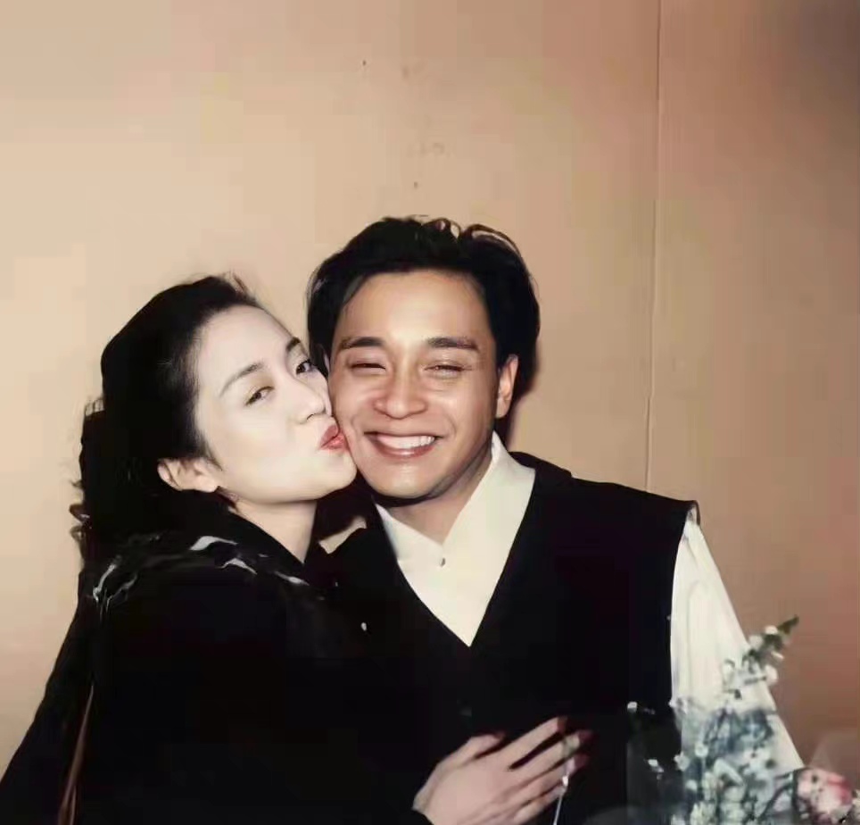 张国荣梅艳芳合照,唐鹤德生日发与张国荣合照