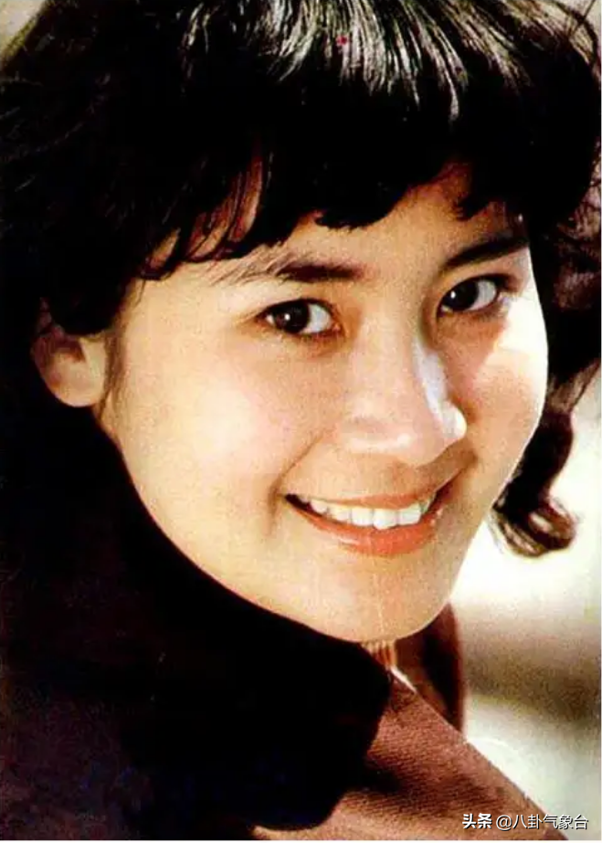 “气质美人”肖雄，将一生奉献给演艺事业，单身30年不后悔