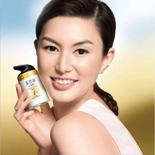 "玉兰油女神"丹尼尔:女儿11岁了,和富豪老公离婚后开菜馆