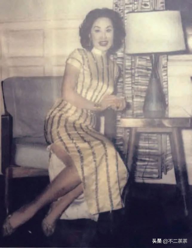 她是当时上海滩五大歌后之一，老年时感叹：婚姻几乎毁了我