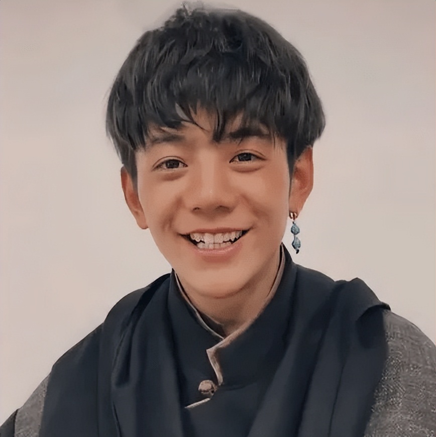 丁真:被追捧,被质疑,被策划,短短2天放牛郎变身国民网红