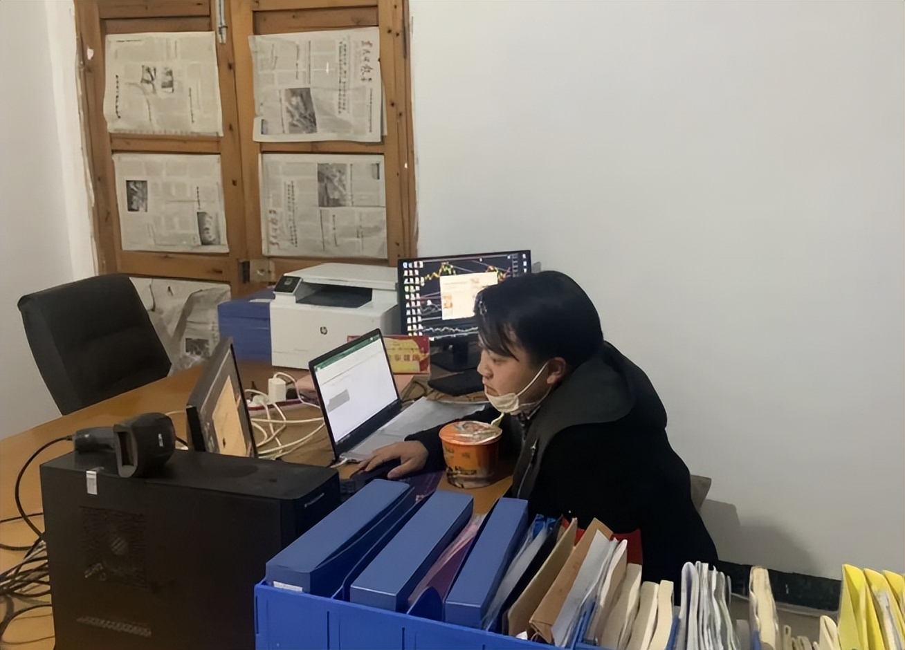 大学生迎“好消息”，基层就业有优惠，本科生每年最高补助1.2万