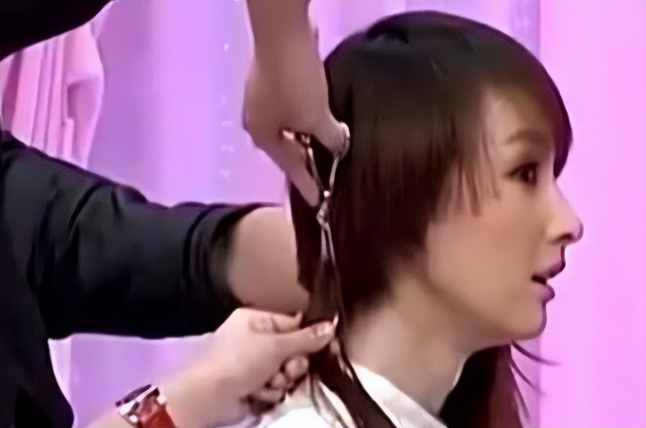 明星不红就活该被羞辱？吴昕被一刀剪掉长发，还有人喝油漆洗胃