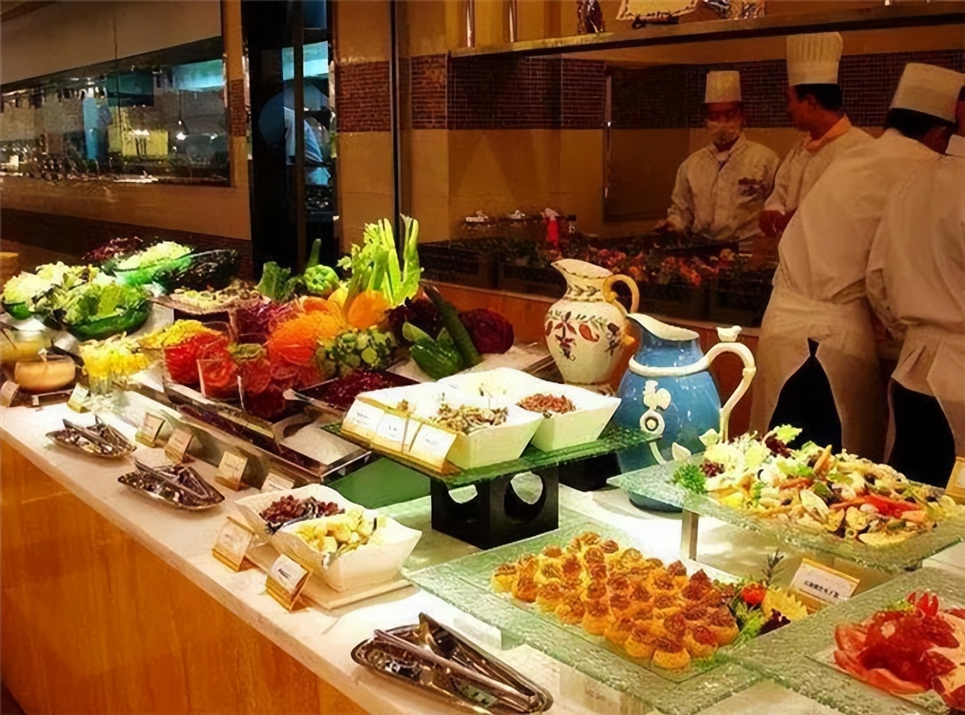 吃自助餐真能吃回本吗?老板告诉你:有多少来多少,越多越好