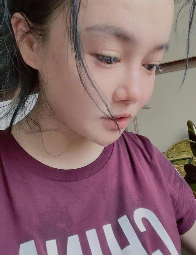 邹市明娇妻晒减肥照惊艳(邹市明娇妻晒减肥后素颜照!