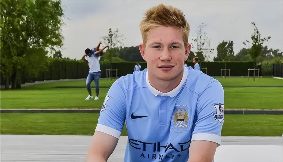 为什么欧冠称为德布劳内杯（最强进攻型中场德布劳内，开上帝视角的人，传球的最高水平）