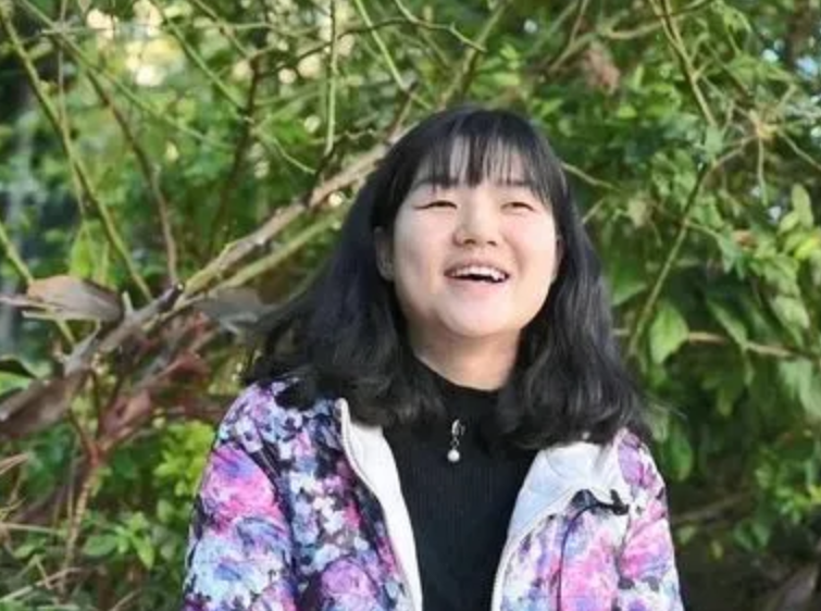 拼命三娘张桂梅校长感动身边人，领导：我们决不能捧着骨灰宣传您