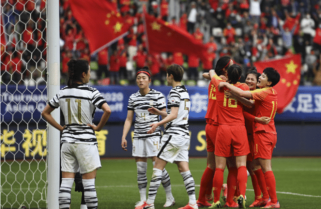亚洲杯足球赛女足直播回放(CCTV5直播亚洲杯决赛：中国女足vs韩国女足 冤家路窄 势均力敌)