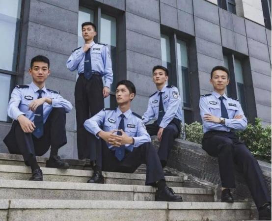 江苏某大学，明明是二本为何提档线比一本还高，就业率说出了答案