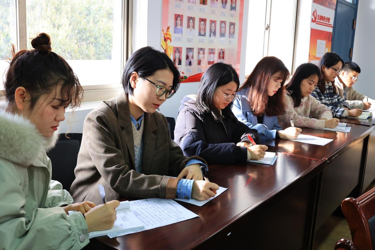 湖州市文苑小学举办青年教师情景模拟比赛活动 作者：王美萍