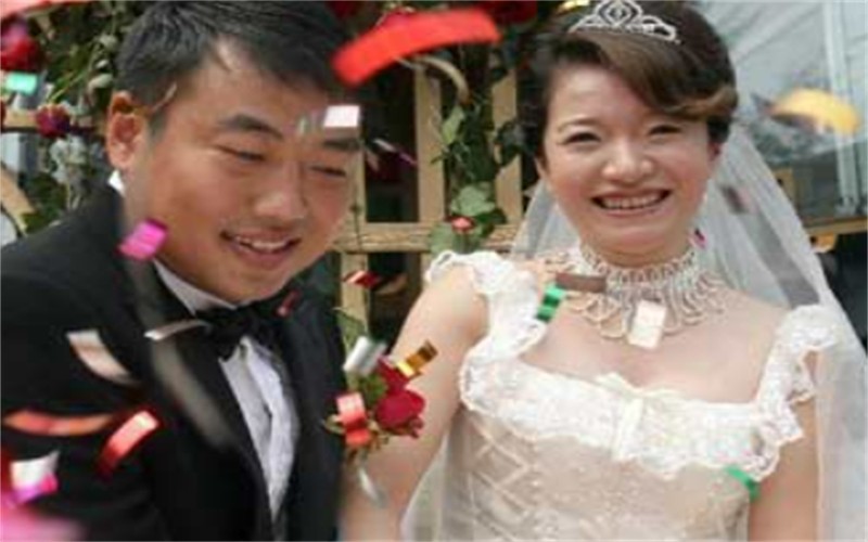 乒协主席刘国梁的爱情，与妻子是初恋，妻子因爱他选择出国打球