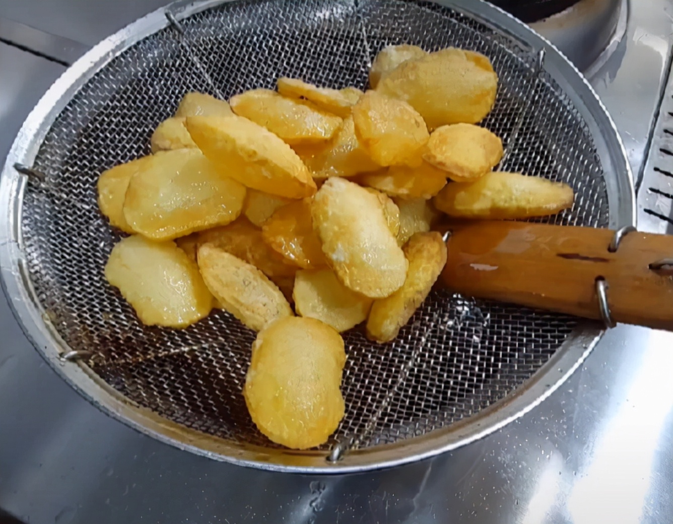 荷包洋芋怎么炸才会起泡(荷包洋芋中间为什么起泡) - 风集网