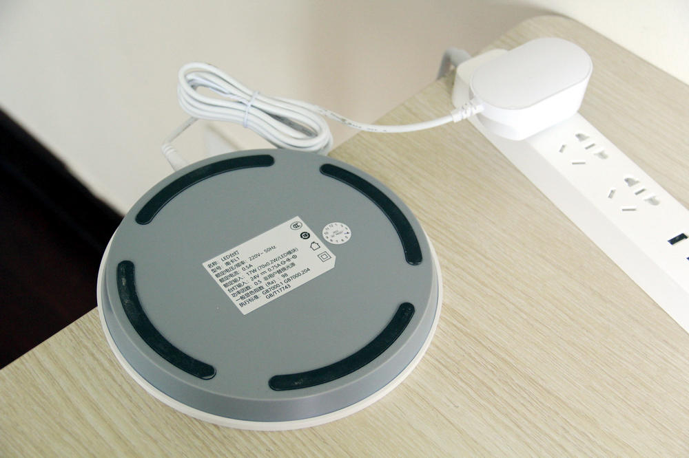 超大发光面+智能调光，南卡护眼台灯L1无蓝光真健康