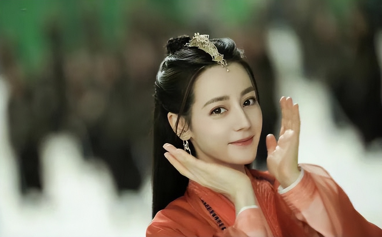 叶璇“变脸”上热搜？热巴抢大饼？罗云熙游戏高手！俞灏明结婚