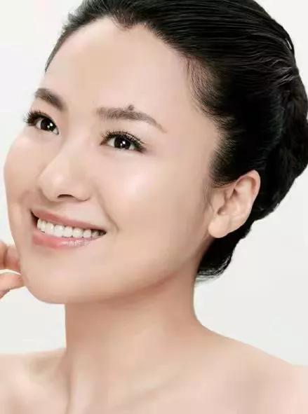 请欣赏40位明星独特灵秀的侧颜之美