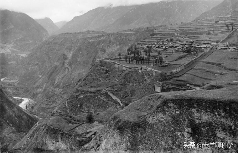 1933年，四川古城眨眼成湖！幸存者：连跳几十个壕沟却丢了孩子