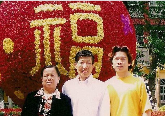 陈星全有多少钱(90年代内地二线男歌手现状) - 价格百科