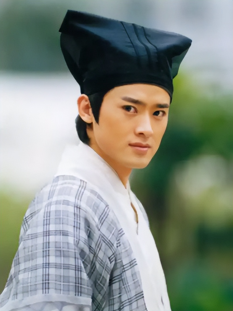 4元成本卖上千，一盘毛肚380，这些明星坑起粉丝来真不手软