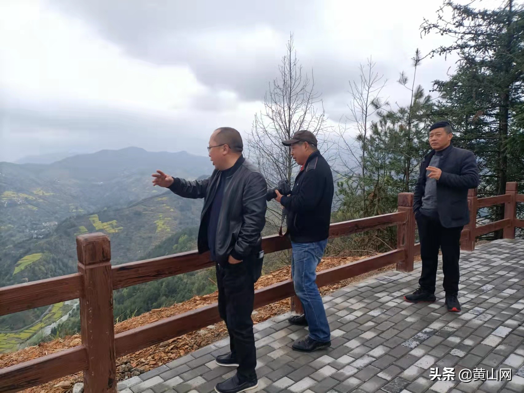 飞阅徽州之十七：飞跃此林山 今朝更好看