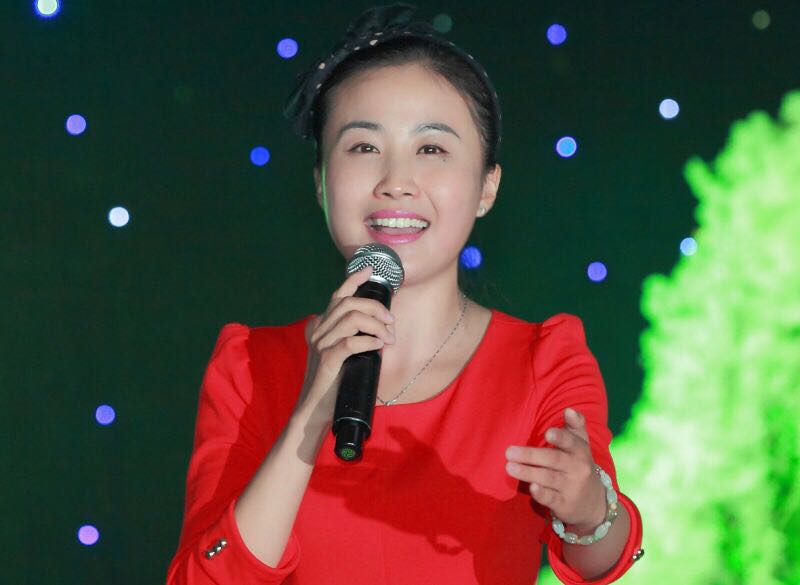 马翠霞:出生农村,家境贫困,登上春晚的背后有艰辛和眼泪