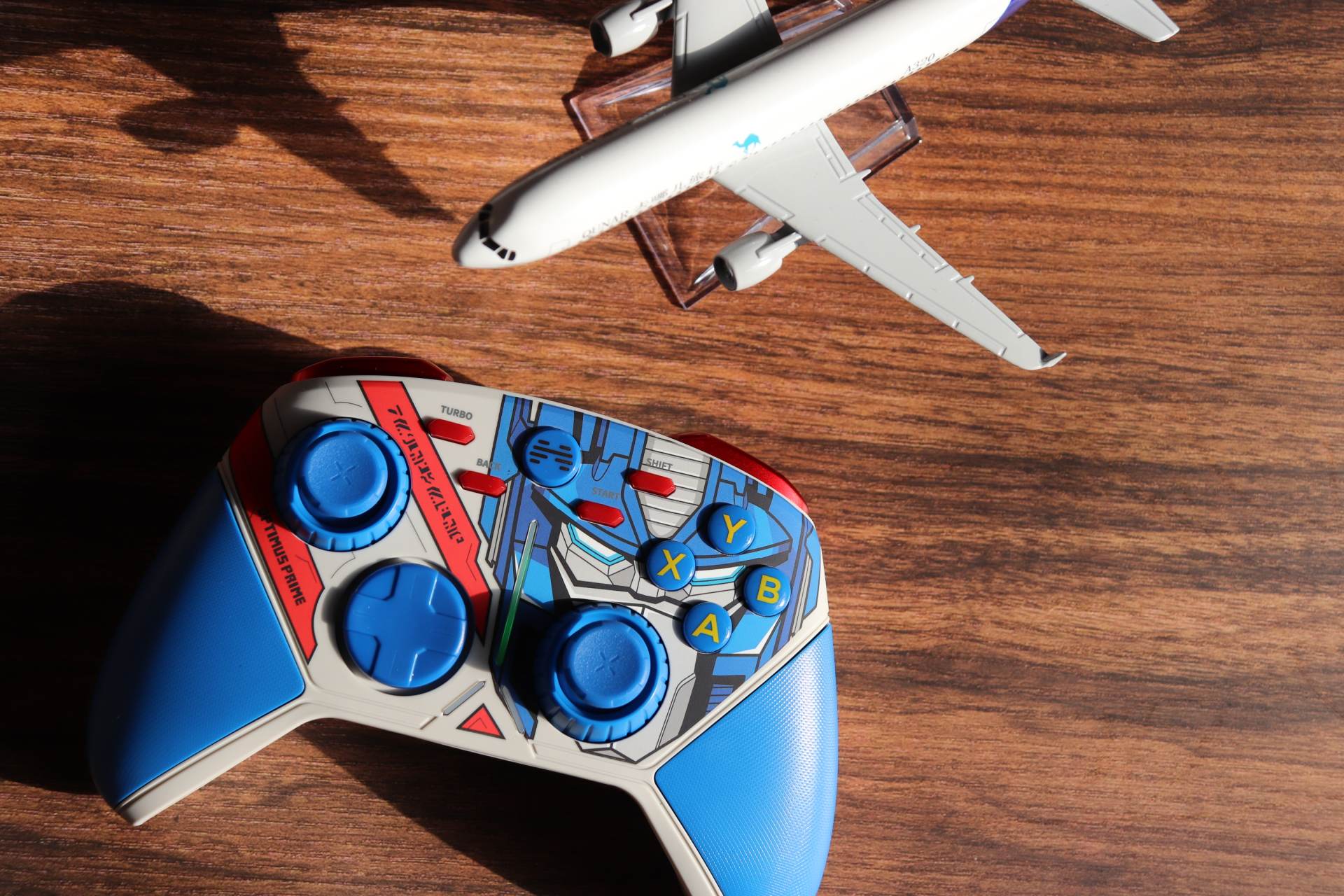 北通阿修罗3游戏手柄变形金刚限定版，颜值担当，性能怪兽