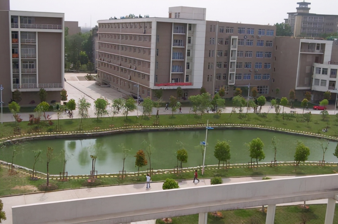 华为新签约3所高校，考进去的学生有福了，毕业后就业情况较理想