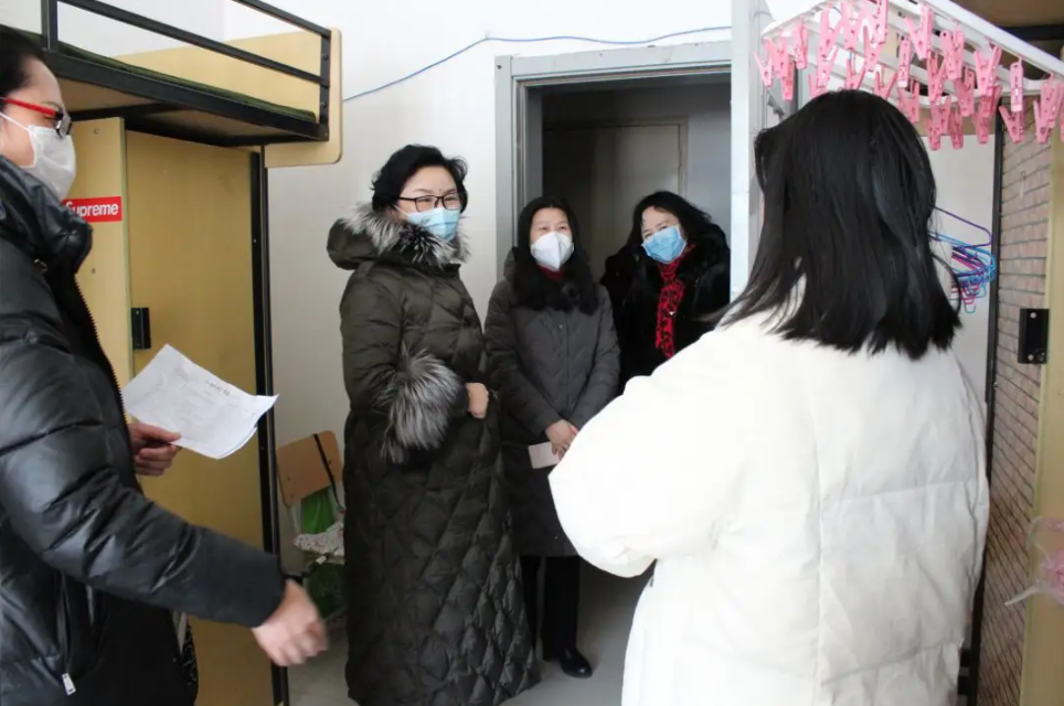 吉林一高校女生寝室被征用，男生乱翻女生内衣还发私信，令人气愤