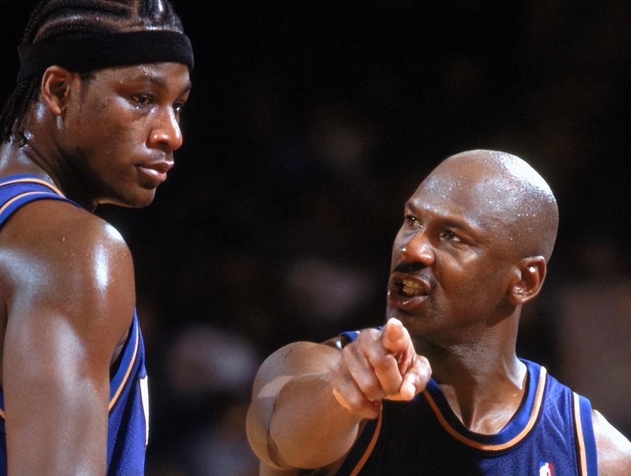 nba黃蜂為什么改名字了（13年的時間，喬丹對于這支黃蜂隊真的只有名字上的變更？）